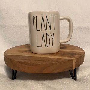 🌿 Rae Dunn “PLANT LADY” Mug